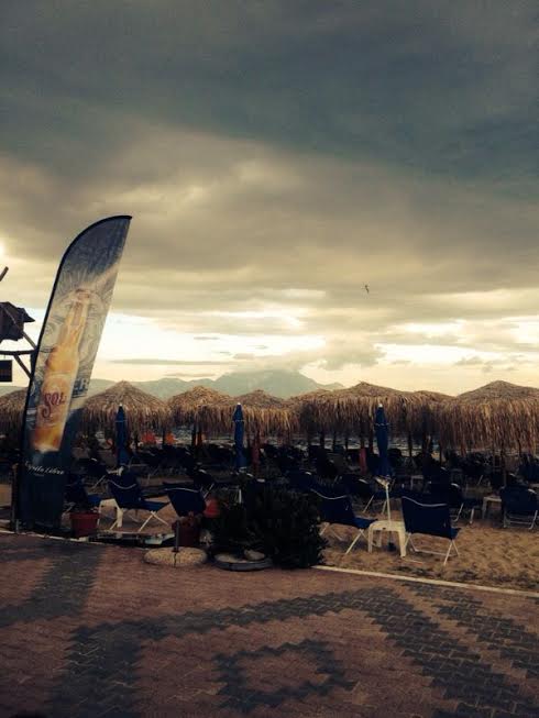 Peisaj cu muntele Athos, vesnic fumegand a nori