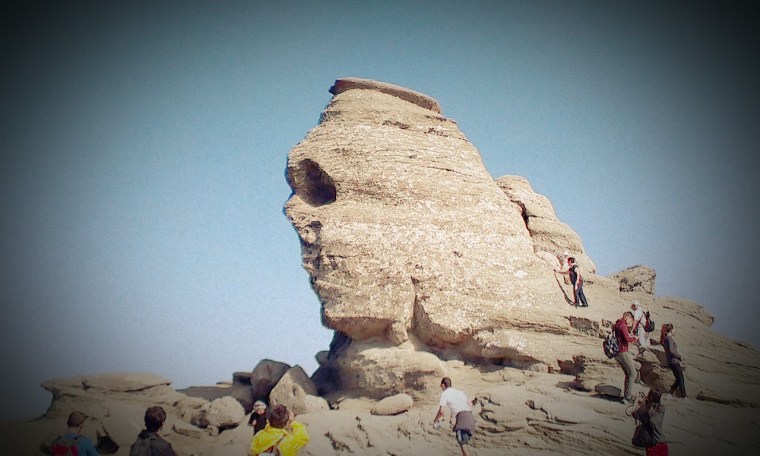 Sfinxul sau Burebista?