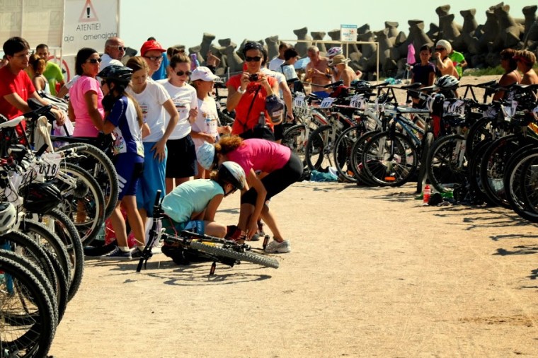 Preluarea stafetei. No Stress Trathlon, Cu Lavinia. Olimp, sept. 2013