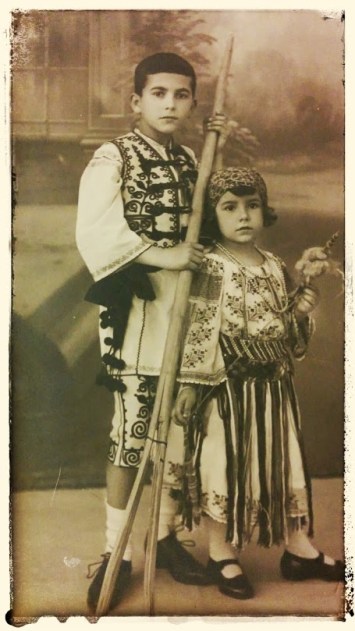 In 1926, tot cu SIlviu, fratele