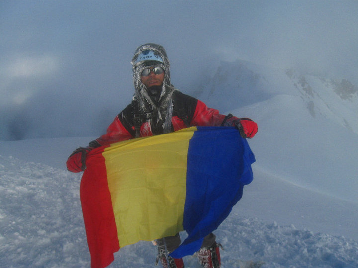 Mont Blanc 2010, with a wounded leg